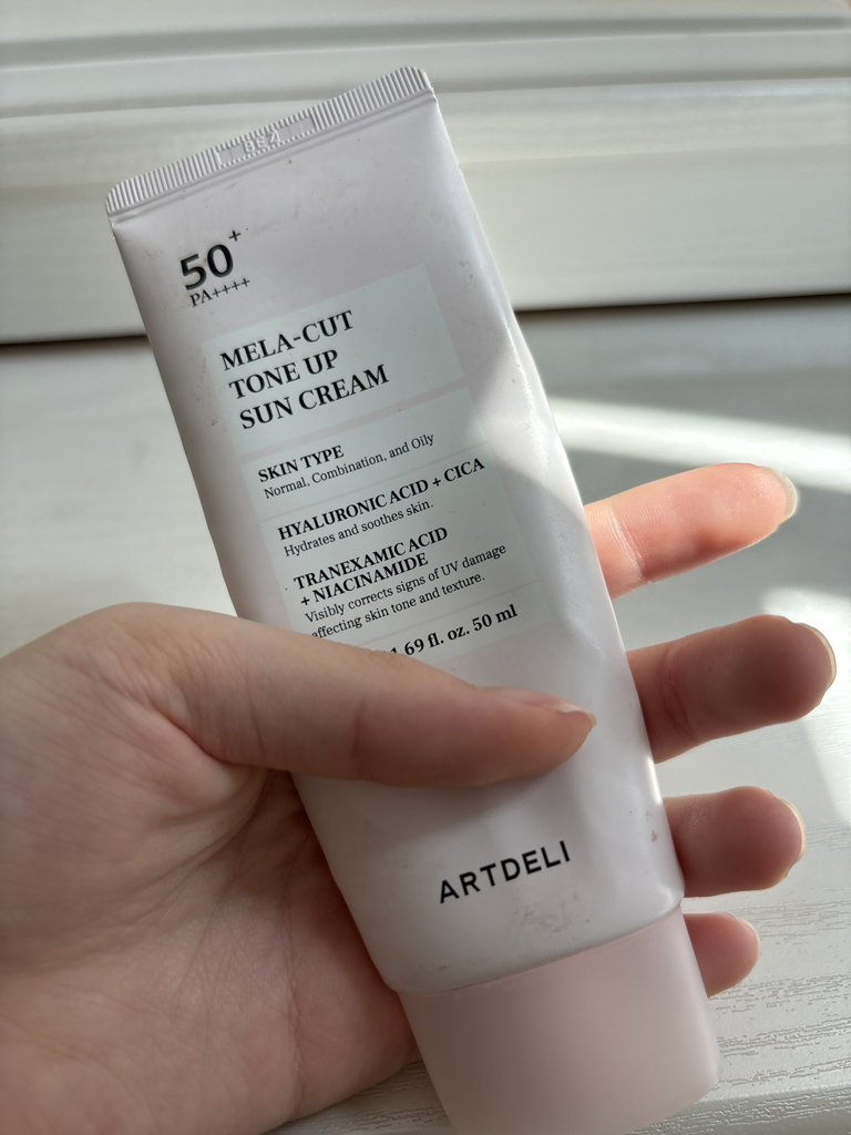 멜라 컷 톤업 선크림 [SPF50+/PA++++] review image