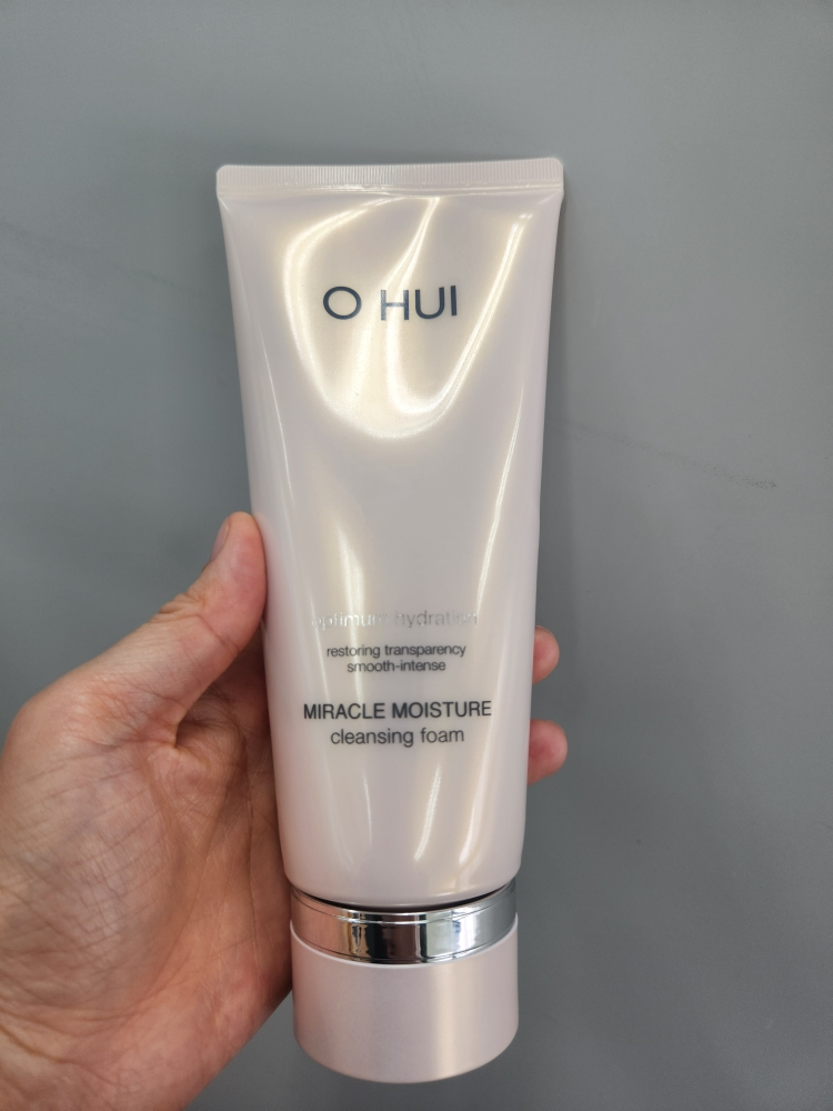 오휘 (OHUI) 미라클 모이스처 클렌징 폼 review image