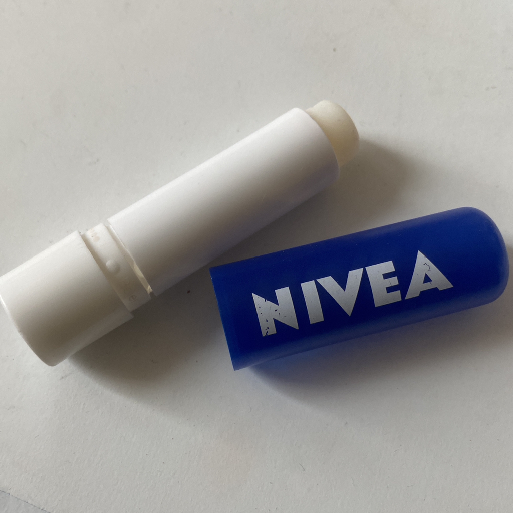 니베아 (NIVEA) 에센셜 케어 review image