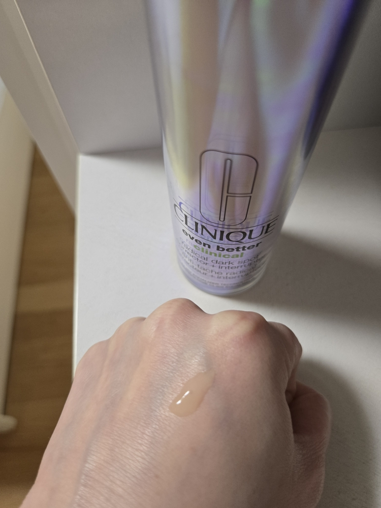 CLINIQUE Even Better Clinical Dark Spot Corrector review image