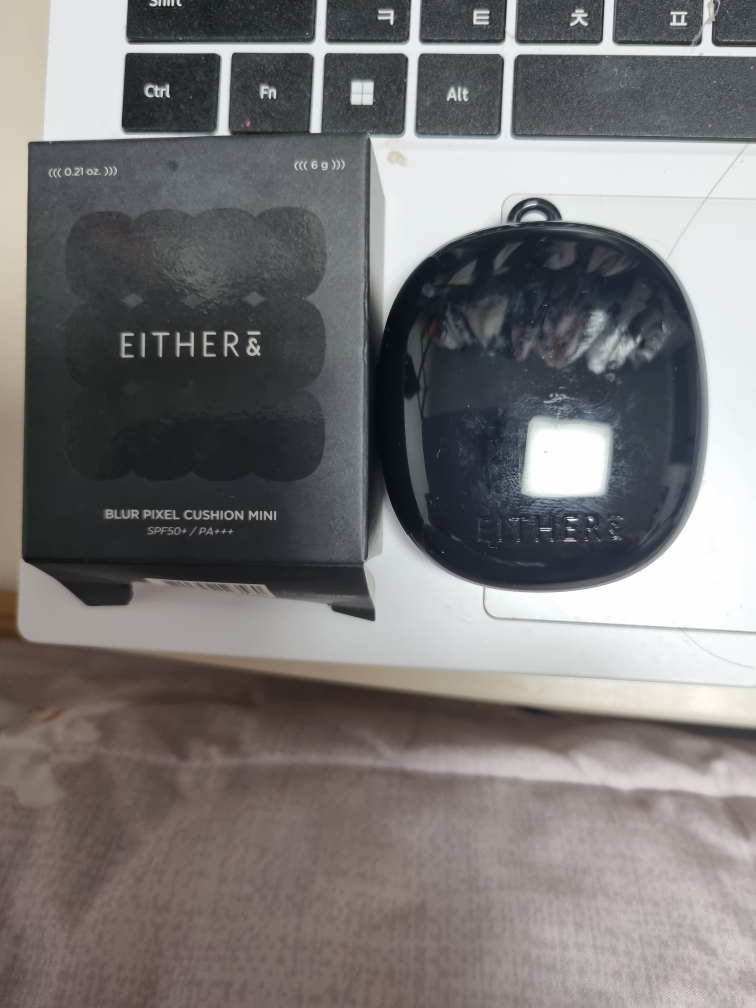 이더앤 (EITHER&) 블러 픽셀 쿠션 [SPF50+/PA+++] [17P 포슬린] review image