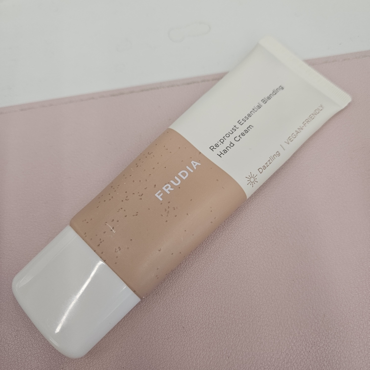 후르디아 (FRUDIA) 리프루스트 에센셜 블렌딩 핸드크림 [다즐링] review image