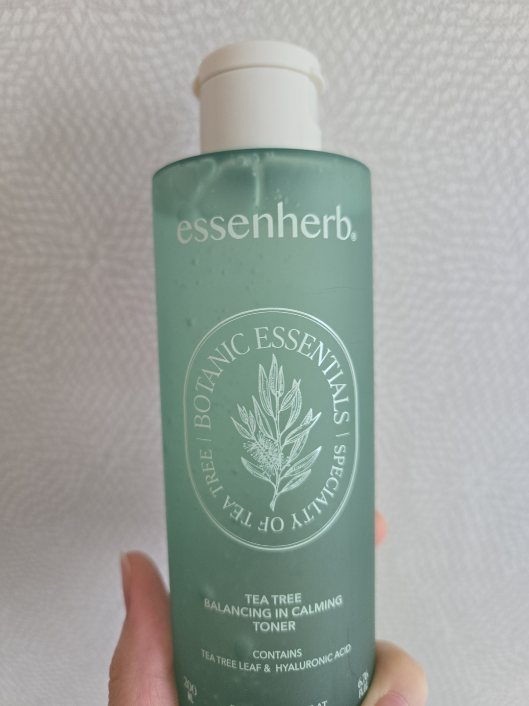 에센허브 (essenHERB) 티트리 밸런싱 인 카밍 토너 review image