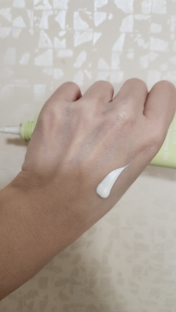 温和舒缓修护美白防晒霜 [SPF50+/PA++++]的真实用户使用照片