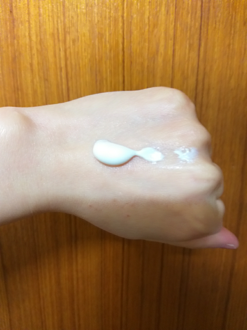 Uvee 无油防晒霜 [SPF50+/PA++++]的真实用户使用照片