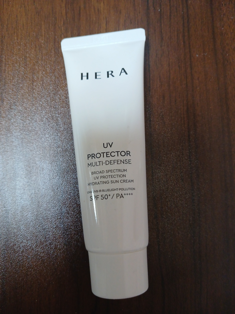 UV防护多重防御[SPF50+/PA++++]的真实用户使用照片