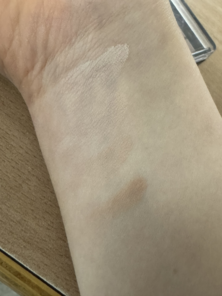 怀旧眼影盘 [71 Little Olcott]的真实用户使用照片