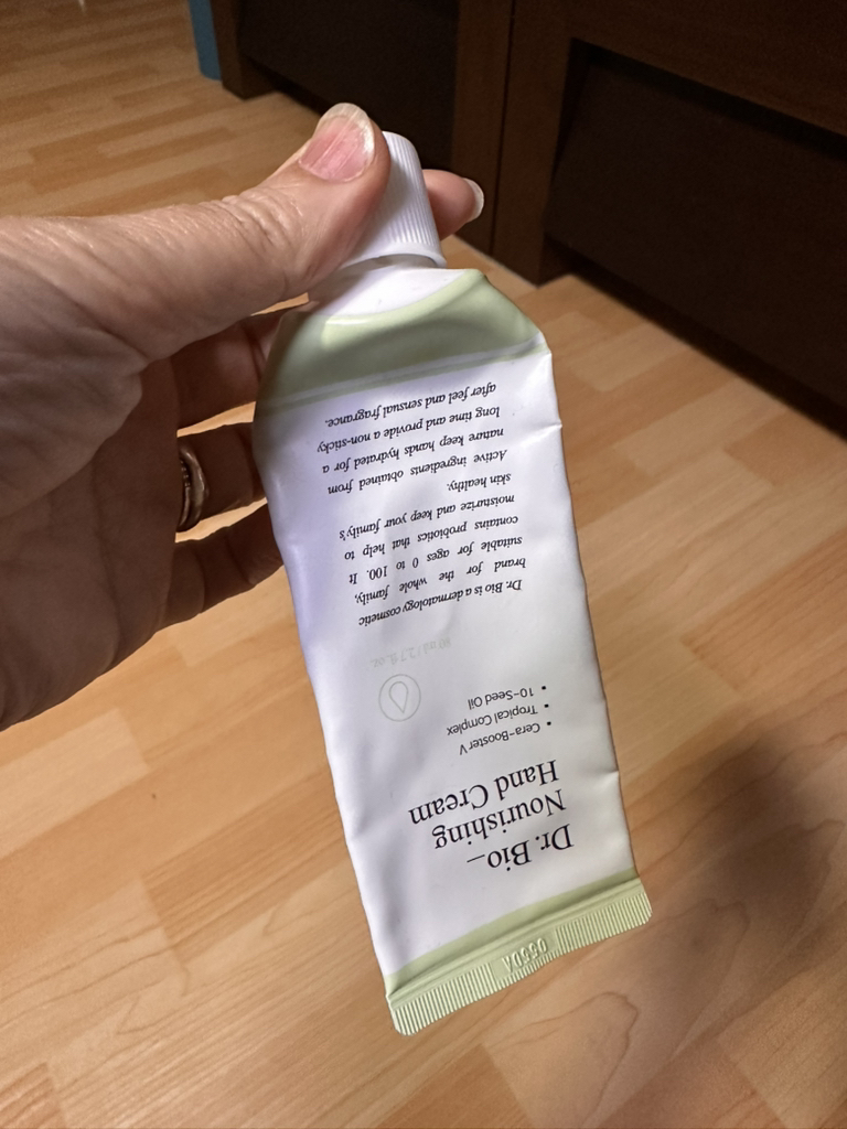 닥터바이오 (Dr.Bio) 너리싱 핸드크림 review image
