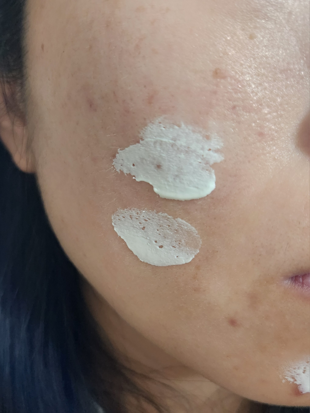 한율 (HANYUL) 흰감국 광채 선크림 [SPF50+/PA++++] review image