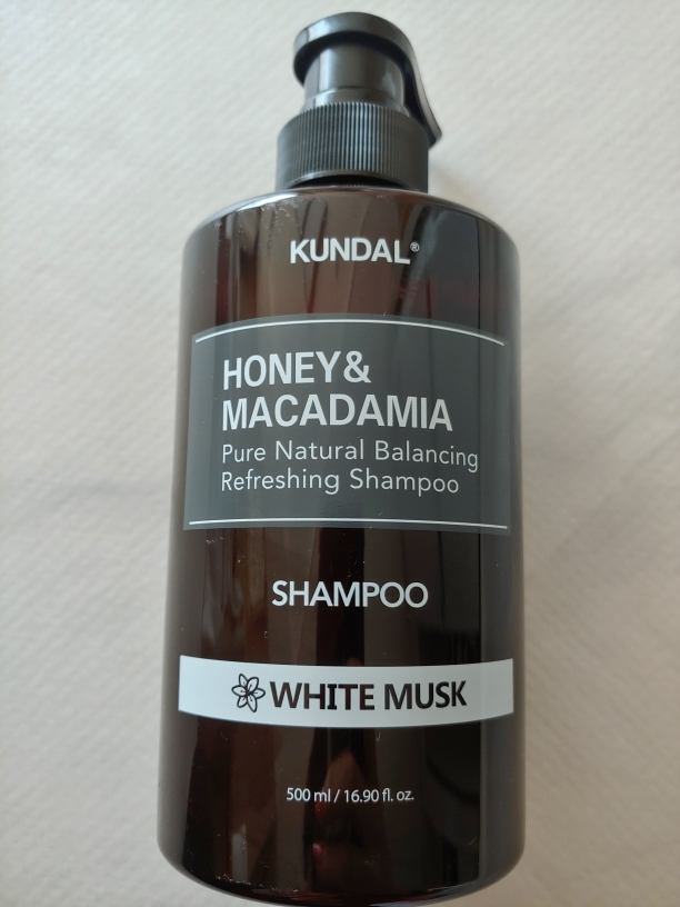 KUNDAL 蜂蜜和夏威夷果仁自然洗发水 [白麝香] common.review image