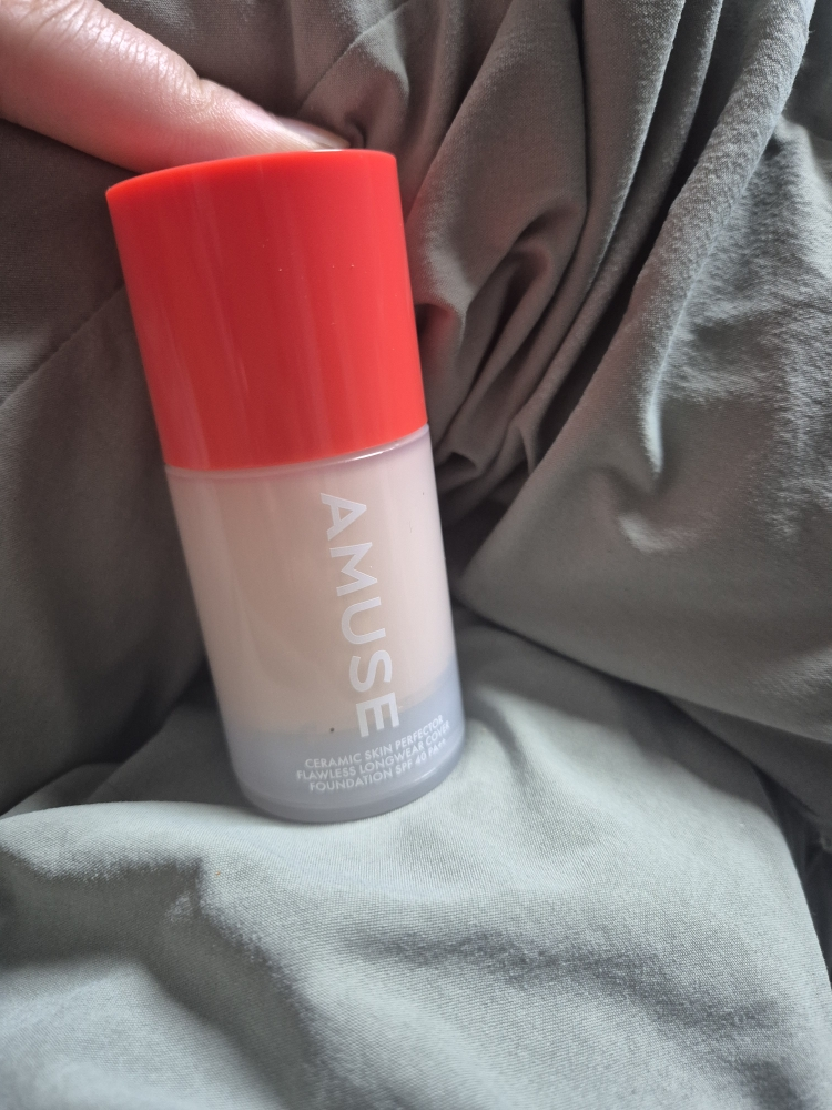 어뮤즈 (AMUSE) 세라믹 스킨 퍼펙터 파운데이션 [SPF40/PA++][01 포슬린] review image