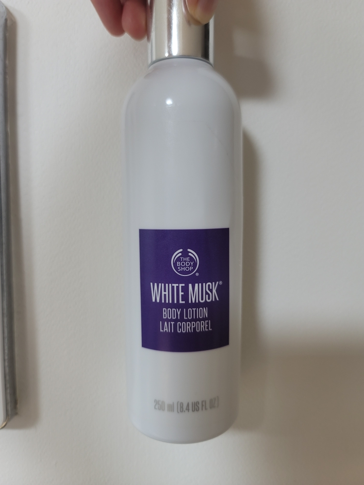 더바디샵 (THEBODYSHOP) 센티드 바디 로션 [화이트머스크] review image