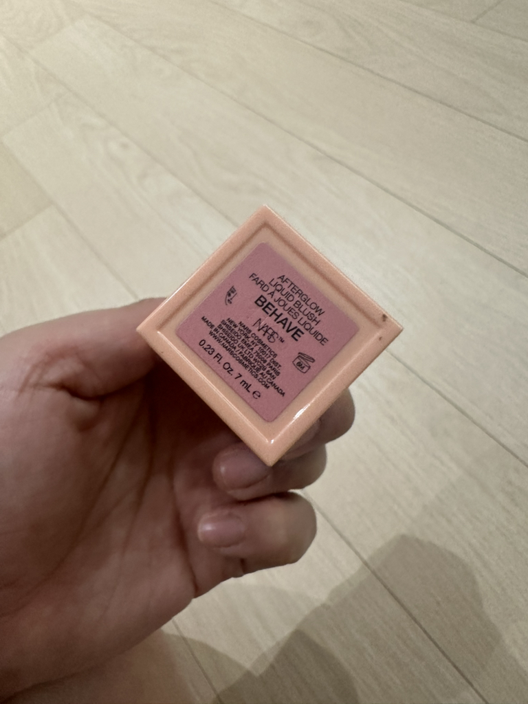 나스 (NARS) 에프터 글로우 리퀴드 블러쉬 [비헤이브] review image