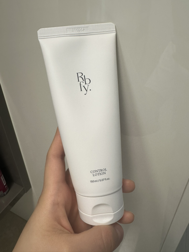 控制乳液的真实用户使用照片