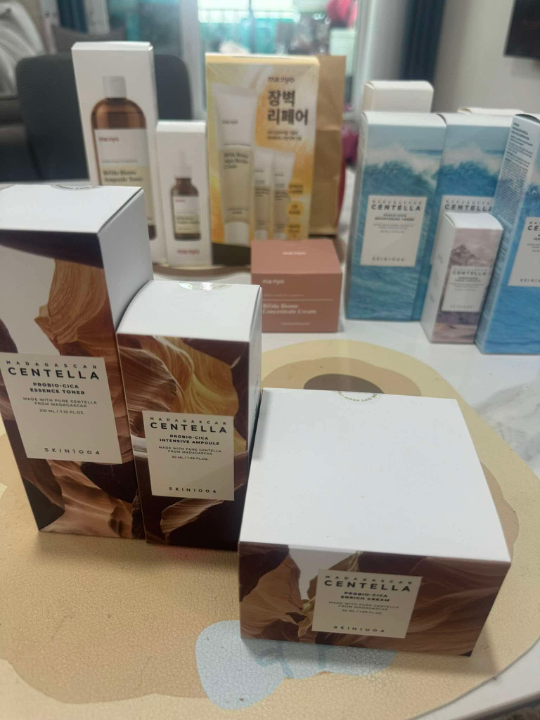 SKIN1004 马达加斯加圣特拉益生菌美白日霜 [SPF50+/PA++++] common.review image