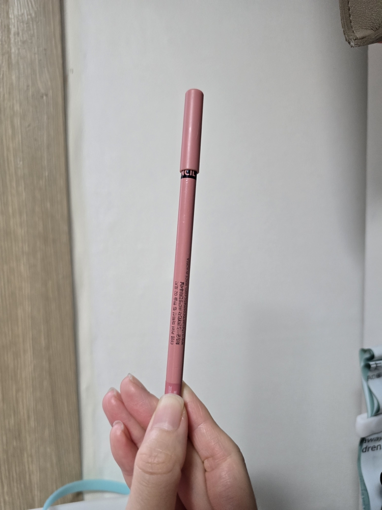 더샘 (theSAEM) 커버 퍼펙션 립 펜슬 [02 로지] review image