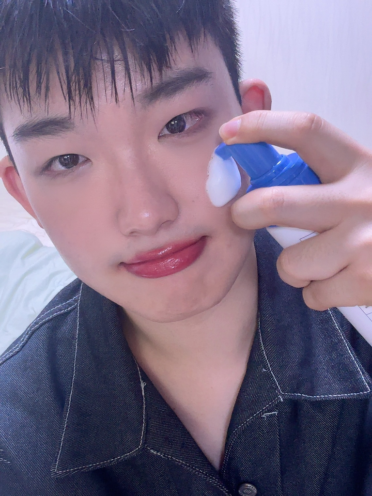 빌리프 (belif) 모이스춰라이징 밤 소프트 클라우드 클렌저 review image