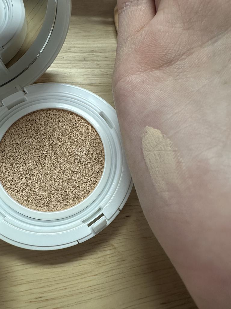 水丝绒气垫粉底[SPF50+/PA+++][19号瓷肌]的真实用户使用照片