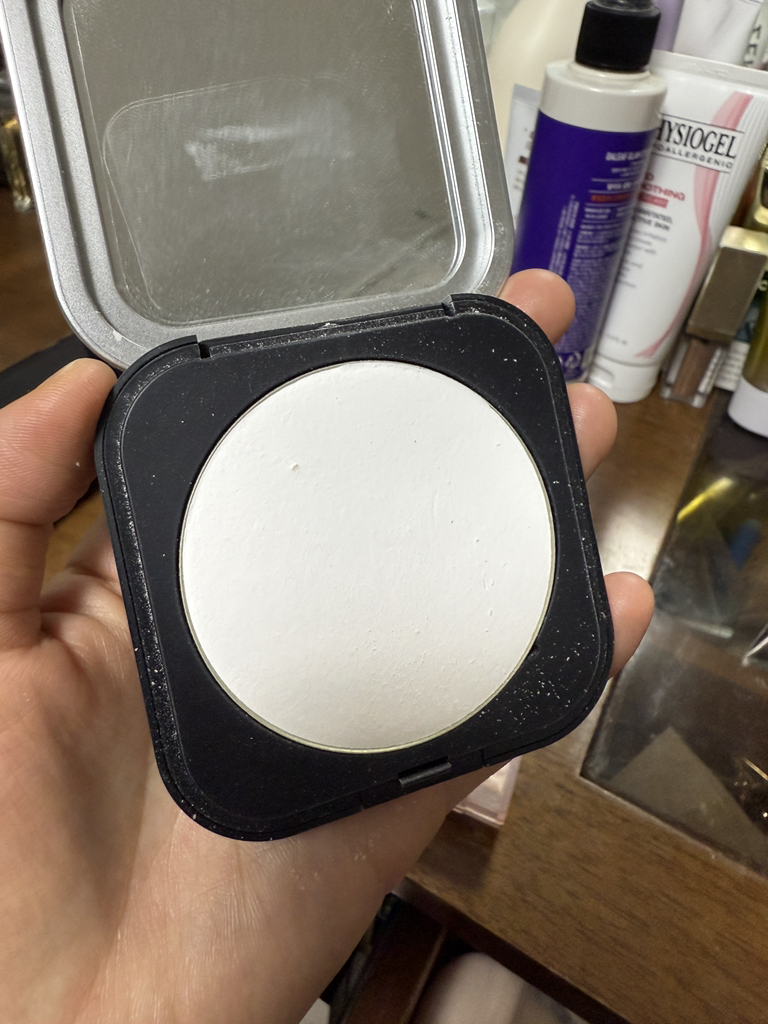 메이크업포에버 (MAKEUPFOREVER) HD SKIN 퍼펙팅 프레스드 파우더 [0.1 투명] review image