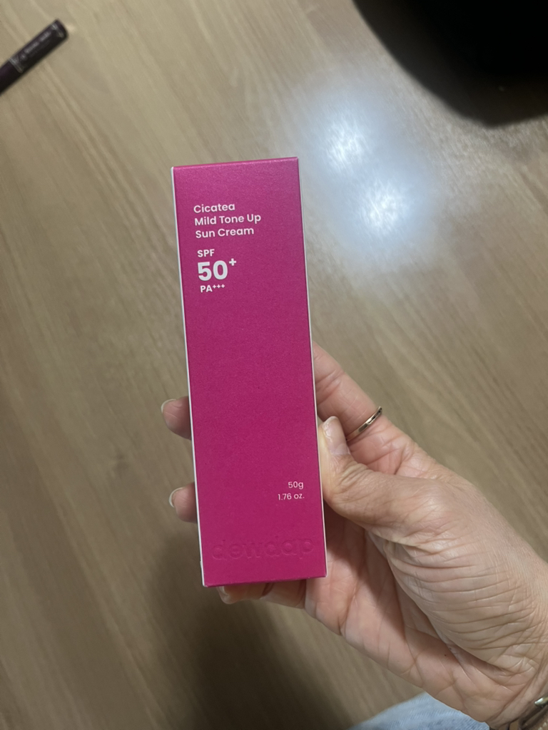 듀댑 (dewdap) 시카티 선크림 [SPF50+/PA+++] [마일드톤업] review image
