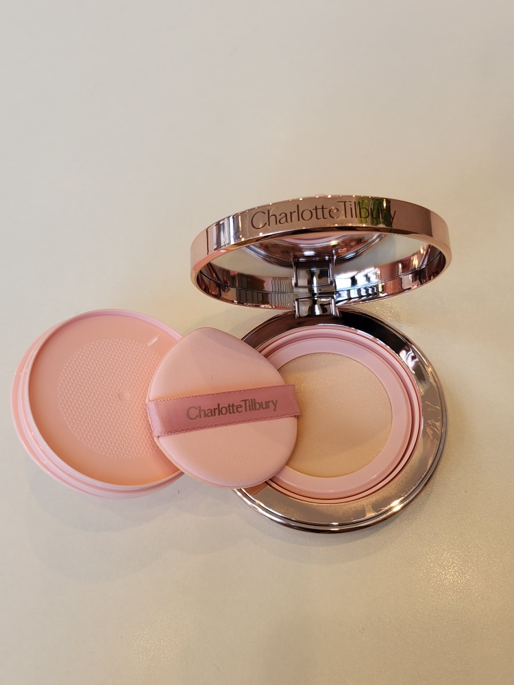 샬롯틸버리 (CharlotteTilbury) 필로우 토크 뷰티파잉 쿠션 파운데이션 [1C] review image