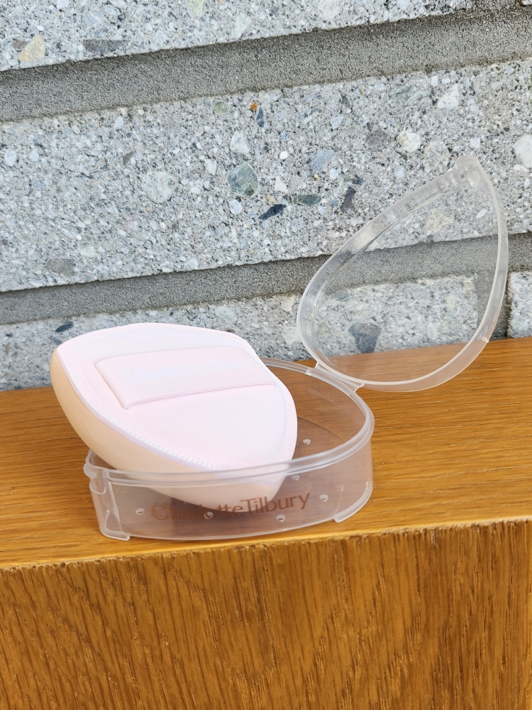 샬롯틸버리 (CharlotteTilbury) 필로우 토크 뷰티파잉 쿠션 파운데이션 [1C] review image