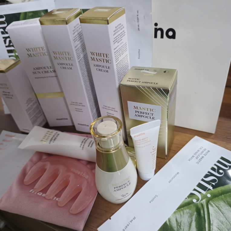MASTINA White Mastic Brightening Foam Cleanser review image