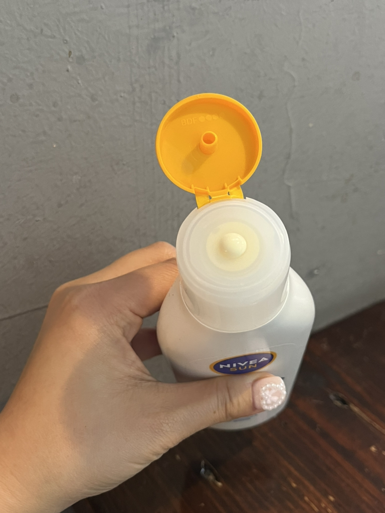 니베아 (NIVEA) 울트라 센서티브 선로션 [SPF50+/PA++++] review image