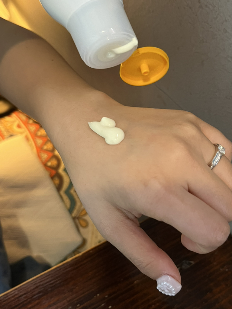 니베아 (NIVEA) 울트라 센서티브 선로션 [SPF50+/PA++++] review image