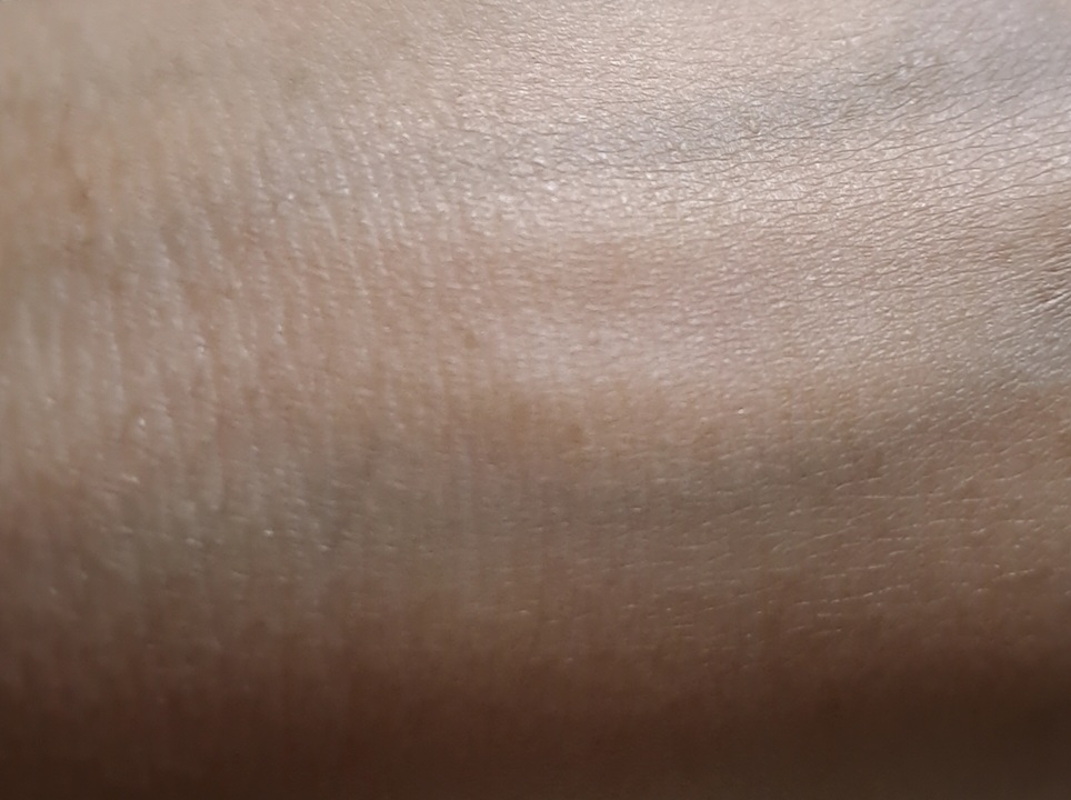 fmgt (에프엠지티) 듀이래스팅 스킨베이스 [SPF35+/PA++] [02 퍼플] review image