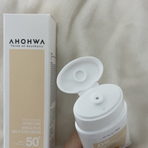 아오와 (AHOHWA) 인텐-큐어 쉴드 플러스 마일드 선크림 [SPF50+/PA++++] review image