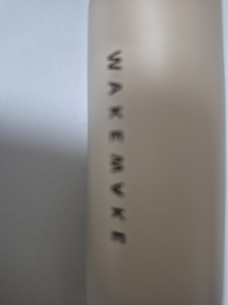 웨이크메이크 (wakemake) 블랙 허쉬 에디션 워터 벨벳 커버 파운데이션 [SPF30/PA+++] [19호 포슬린] review image