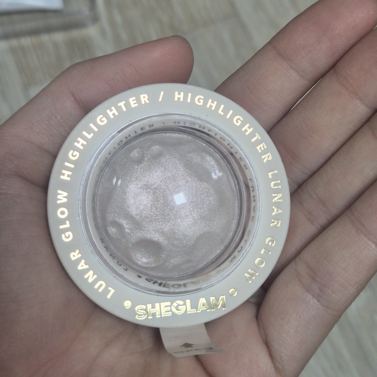 쉬글램 (SHEGLAM) (해외) 루나 글로우 하이라이터 [바닐라프로스트] review image