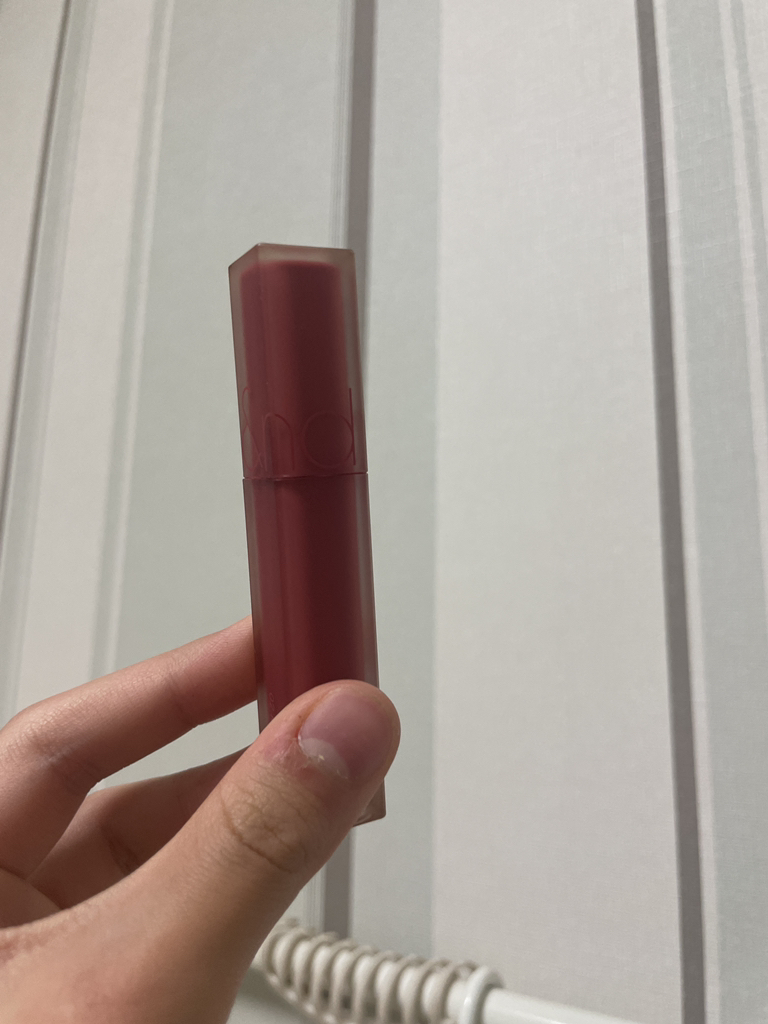 迷雾软糖唇釉 [02 玫瑰豆沙]的真实用户使用照片