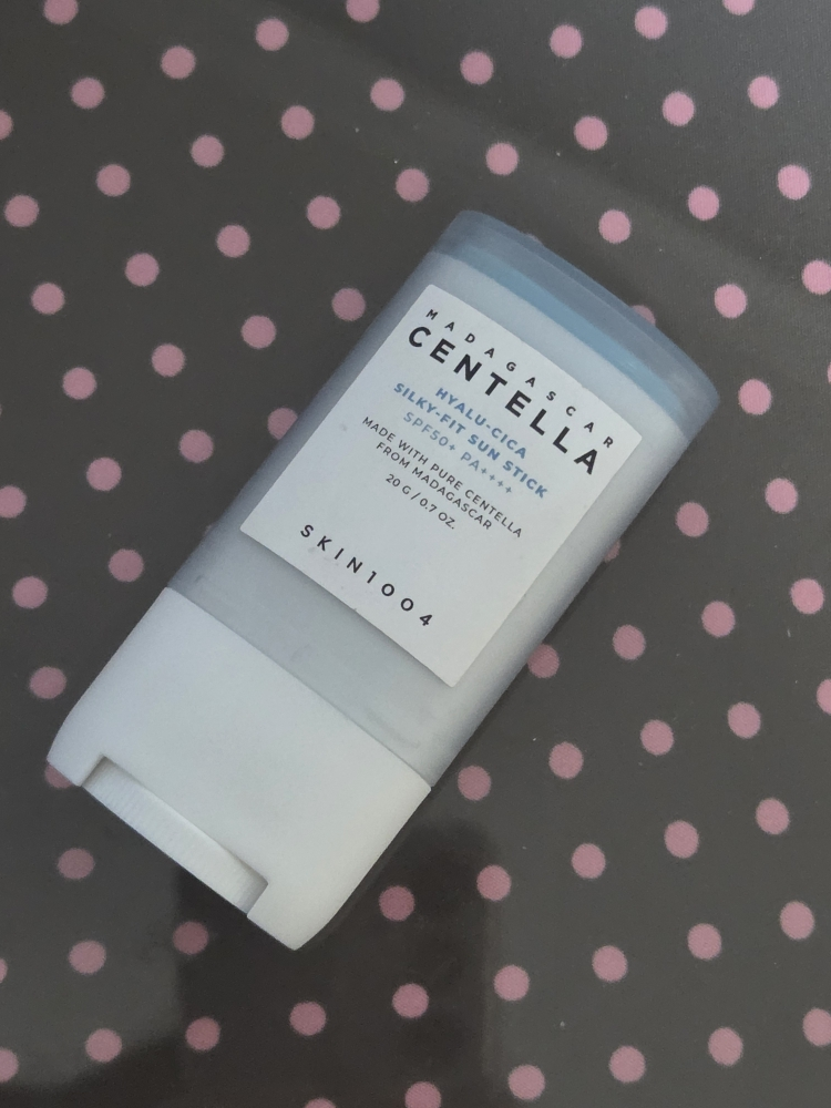SKIN1004 MADAGASCAR CENTELLA HYALU-CICA SILKY-FIT SUN STICK [SPF50+/PA++++] review image