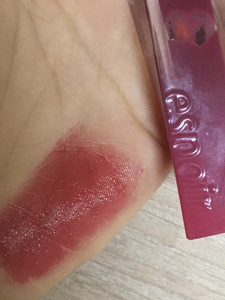 Couture 唇膏釉【4 号好时樱桃味的真实用户使用照片