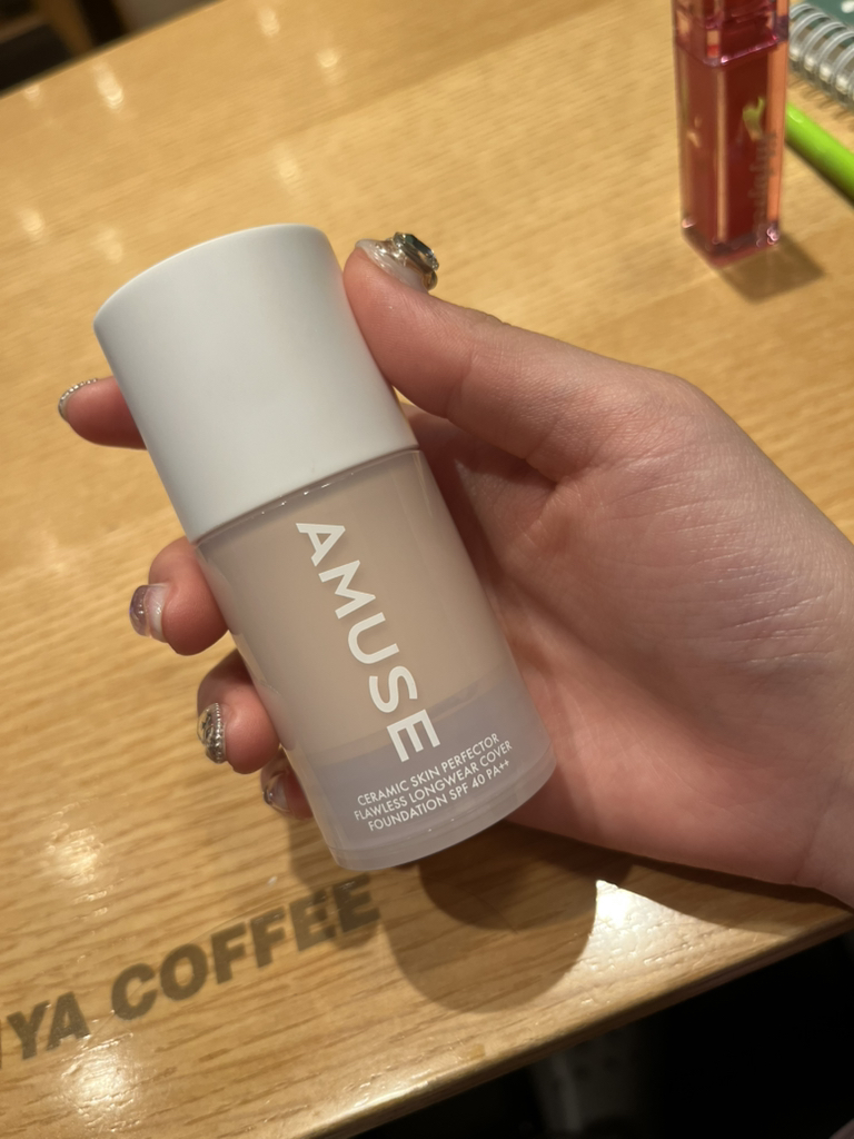 어뮤즈 (AMUSE) 세라믹 스킨 퍼펙터 파운데이션 [SPF40/PA++][01 포슬린] review image