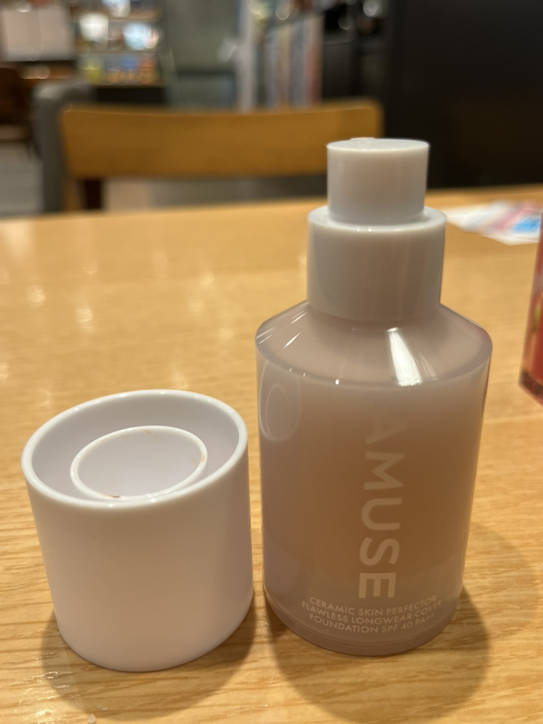 어뮤즈 (AMUSE) 세라믹 스킨 퍼펙터 파운데이션 [SPF40/PA++][01 포슬린] review image