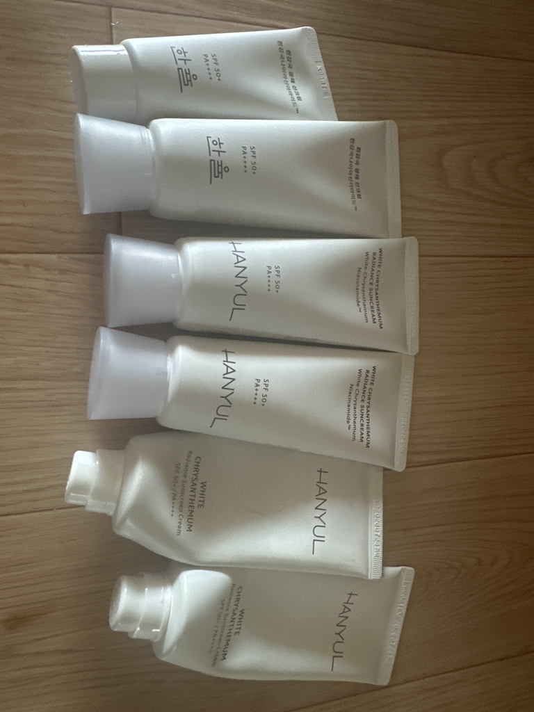 한율 (HANYUL) 흰감국 광채 선크림 [SPF50+/PA++++] review image