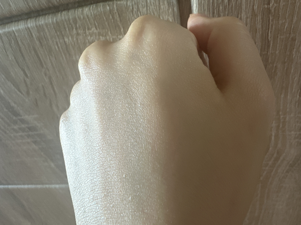 한율 (HANYUL) 흰감국 광채 선크림 [SPF50+/PA++++] review image