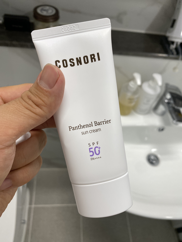 코스노리 (COSNORI) 선크림 [SPF50+/PA++++] [판테놀베리어] review image