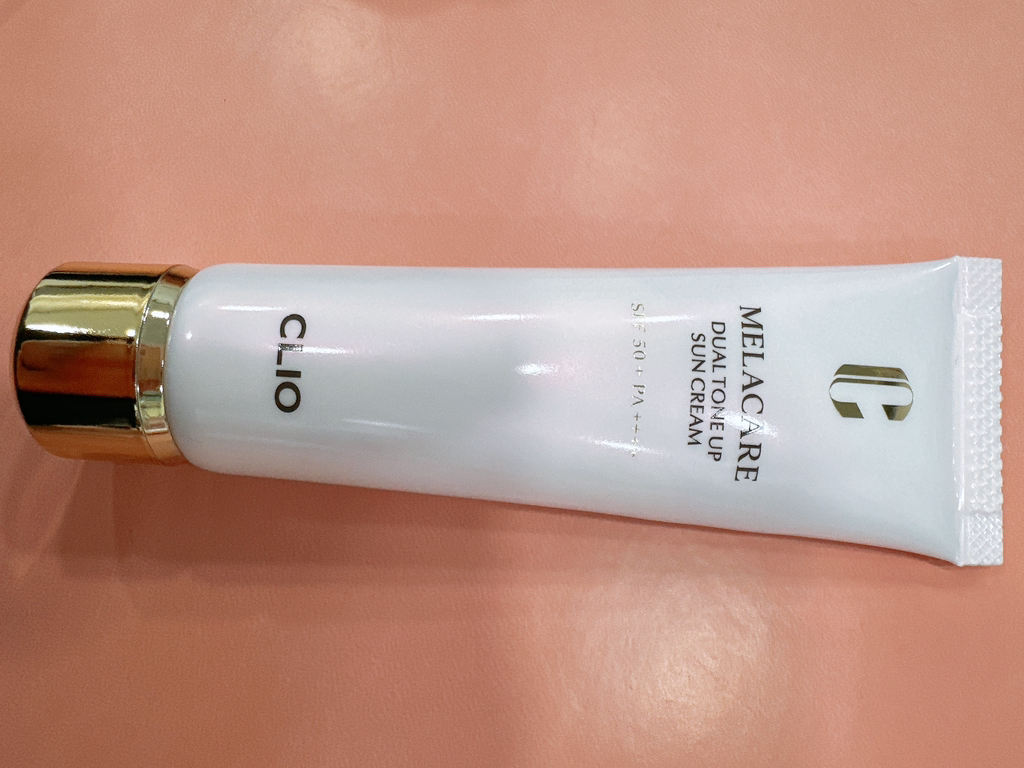 클리오 (CLIO) 멜라케어 듀얼 톤업 선크림 [SPF 50+/PA++++] review image