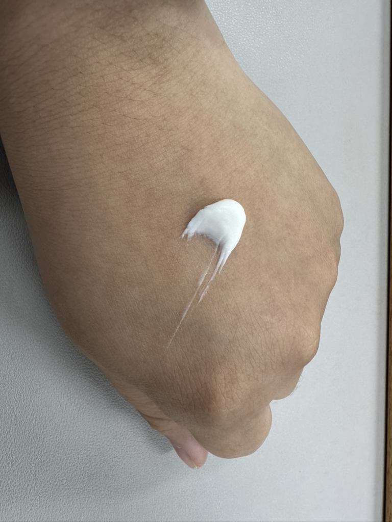 로라메르시에 (LAURAMERCIER) 수플레 핸드 크림 [앰버바닐라] review image