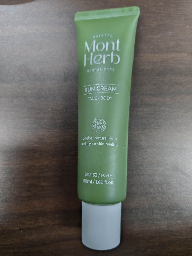 몽뜨허브 (MONTHERB) 무기차자 선크림 [SPF33/PA++] review image