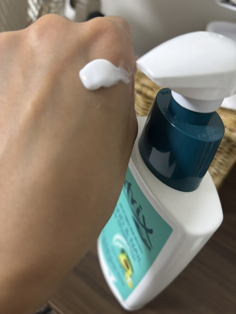 아트릭스 (atrix) 핸드 앤 네일 케어 모이스춰라이저 review image