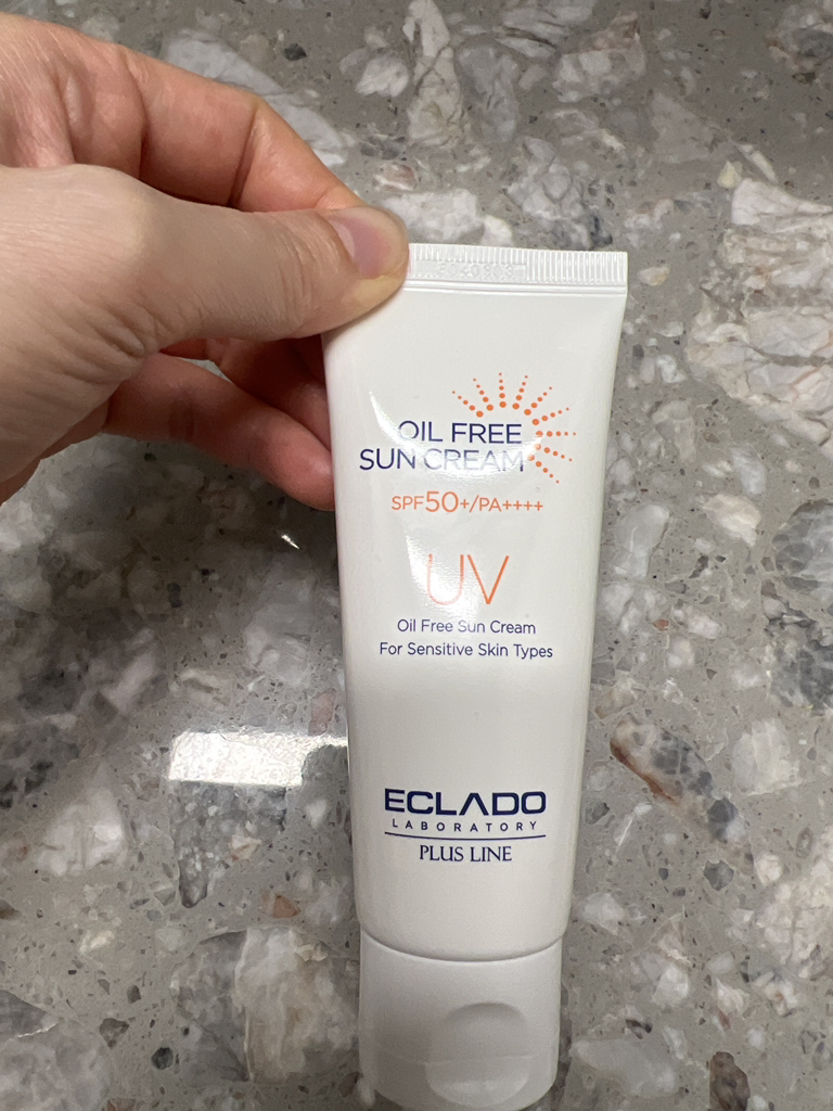 에끌라두 (ECLADO) 유브이 오일프리 선크림 [SPF50+/PA++++] review image