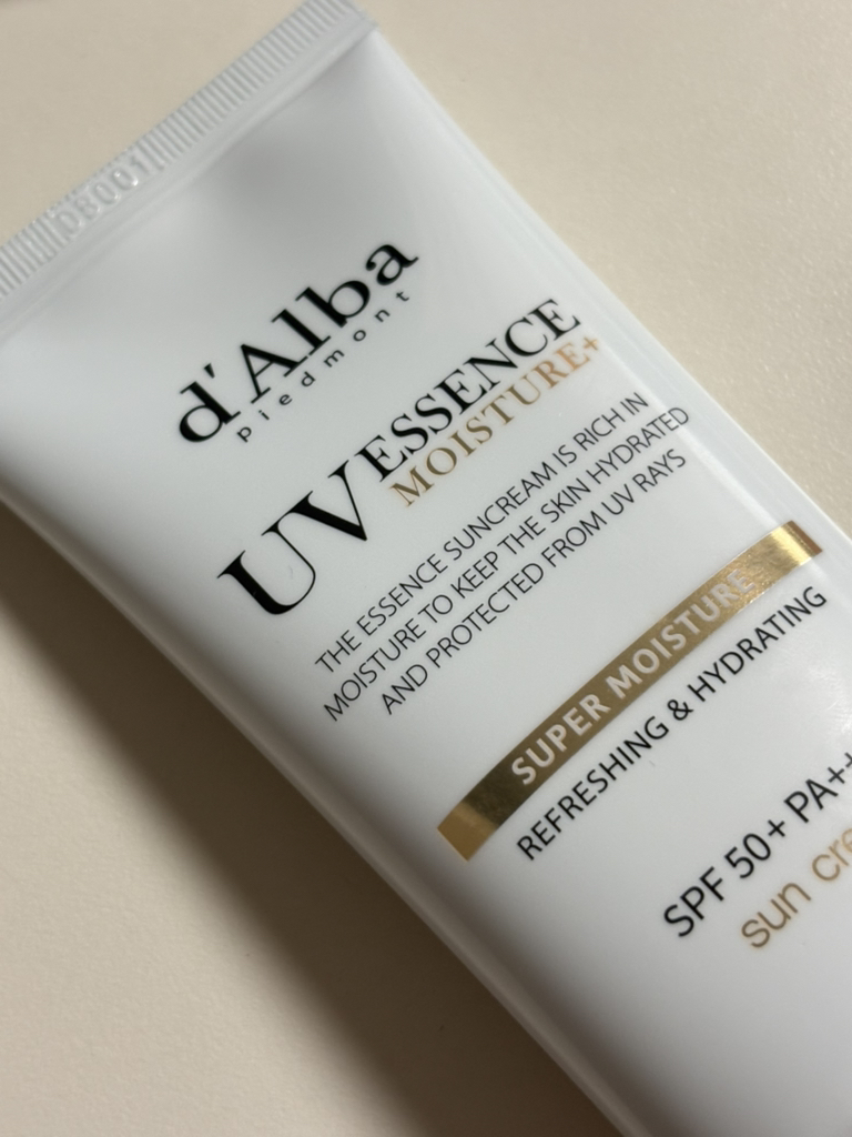 달바 (d'Alba) 비건 수퍼 모이스처 에센스 선크림 [SPF50+/PA++++] review image