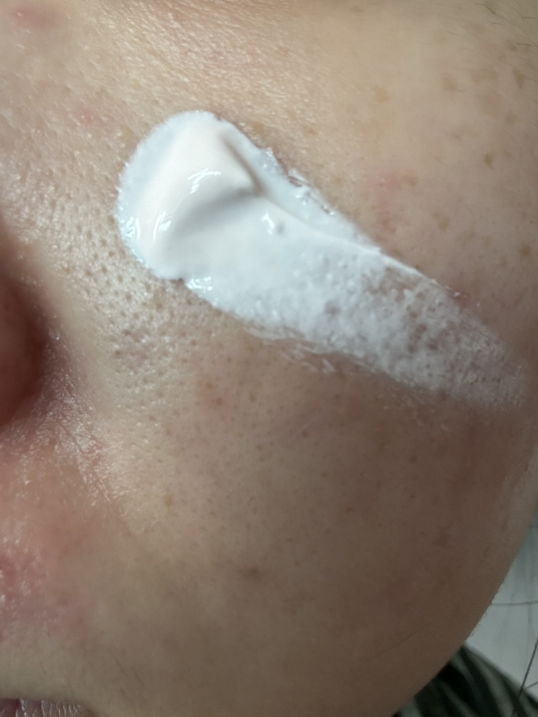 Real user review photo of TONE UP  SHADE [SPF50+/PA++++] [PINK TONE UP SUN]