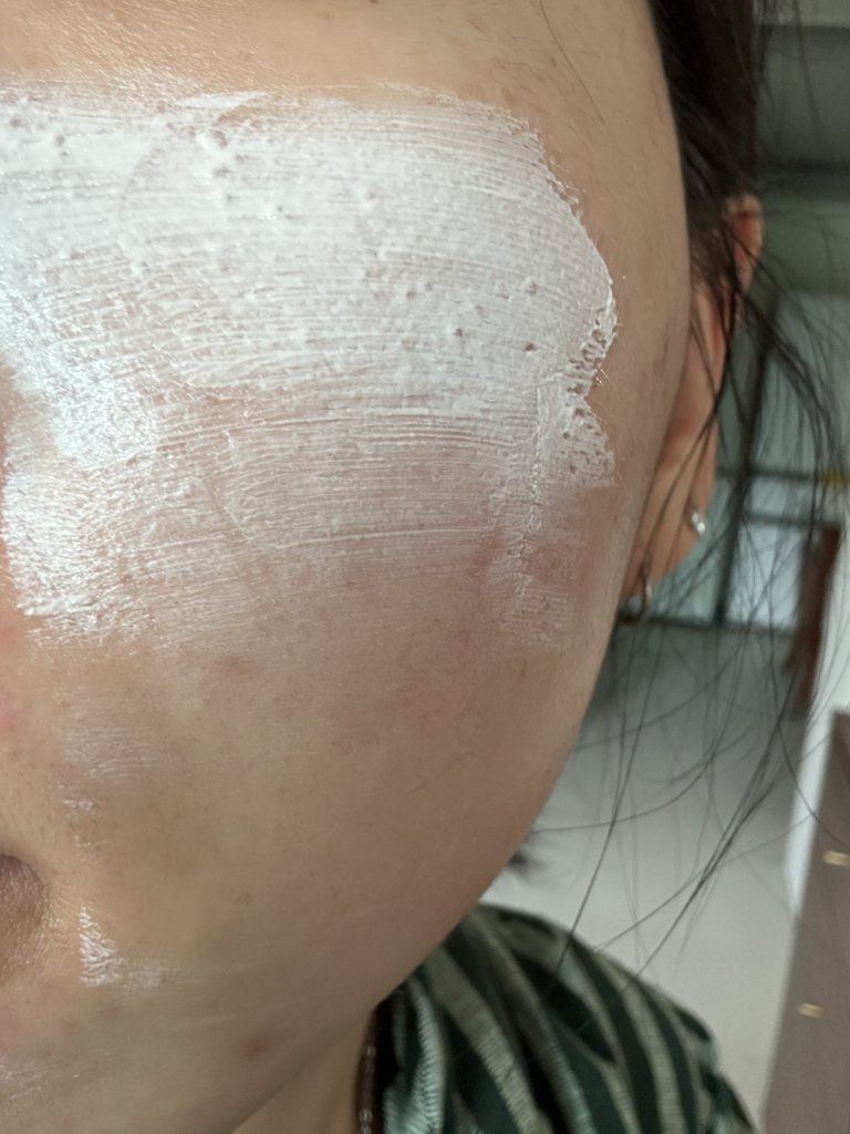 Real user review photo of TONE UP  SHADE [SPF50+/PA++++] [PINK TONE UP SUN]