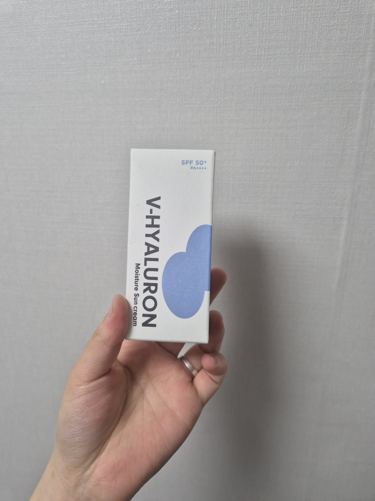 머지 (MERZY) 브이 히알루론산 수분 선크림 [SPF50+/PA++++] review image